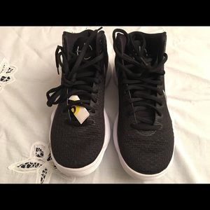 Nike HYPERDUNK  SNEAKERS shoes women size 5